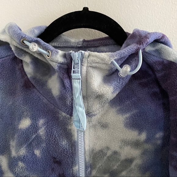 UO Cozy Tie-Dye Fleece Cropped Jacket - Picture 6 of 10